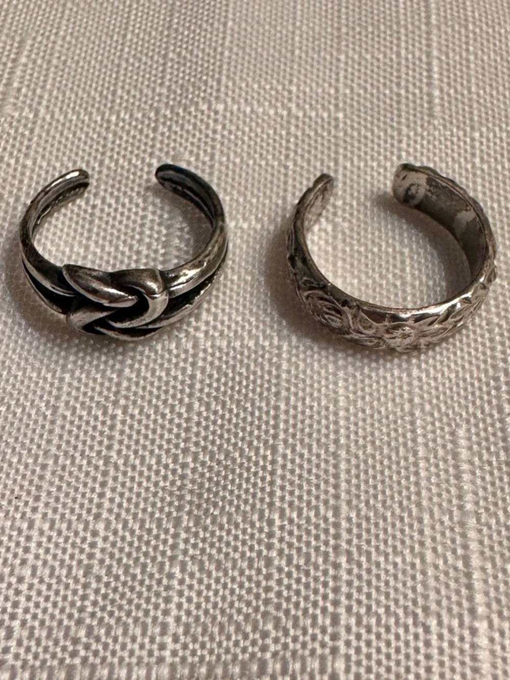 Two toe rings - Picture 3 of 4
